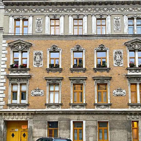 Modern Apartment Wiener Stadthalle Exterior photo