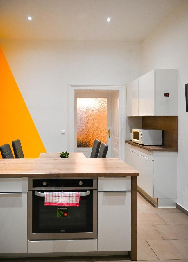 Modern Apartment Wiener Stadthalle Exterior photo