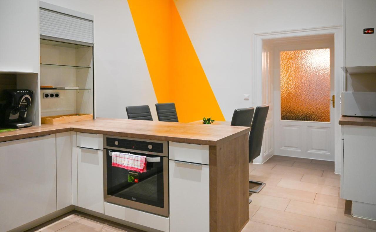Modern Apartment Wiener Stadthalle Exterior photo