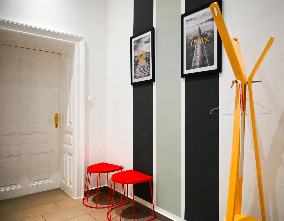 Modern Apartment Wiener Stadthalle Exterior photo