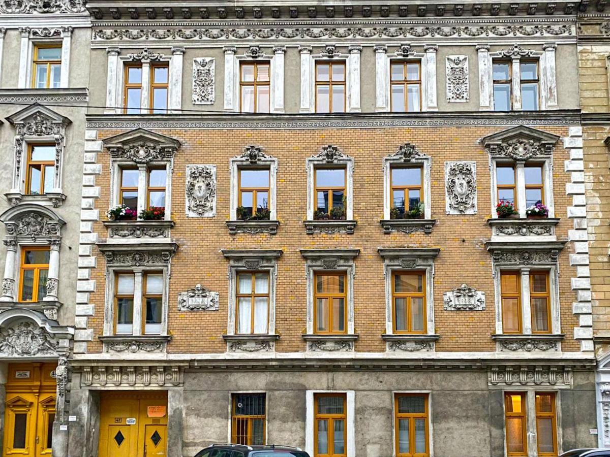Modern Apartment Wiener Stadthalle Exterior photo